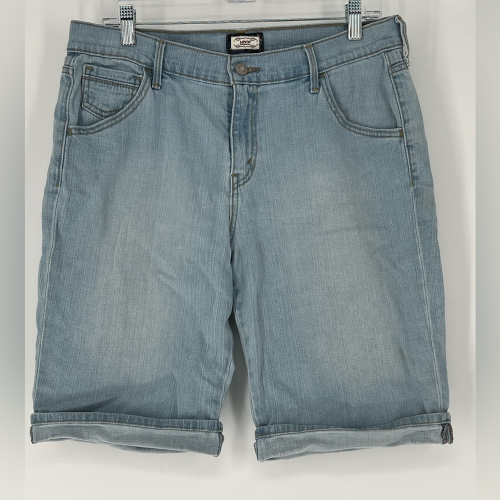 LEVI’S 515 Bermuda shorts, w/cotton spandex blend, comfy and flattering